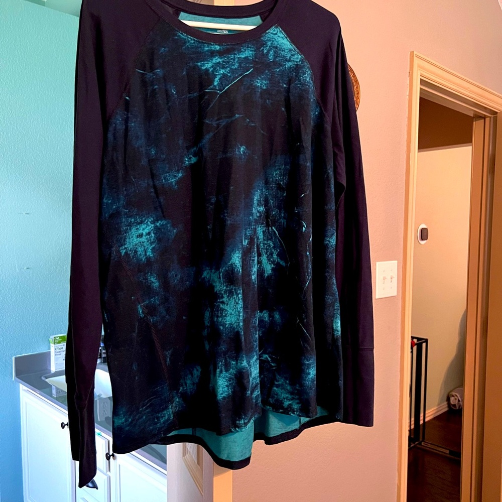 Tek gear long sleeved shirt 1x